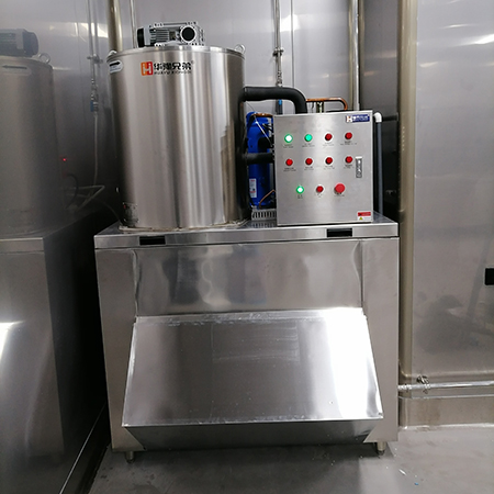 2.5吨水冷片冰机定制款交付胖东来超市